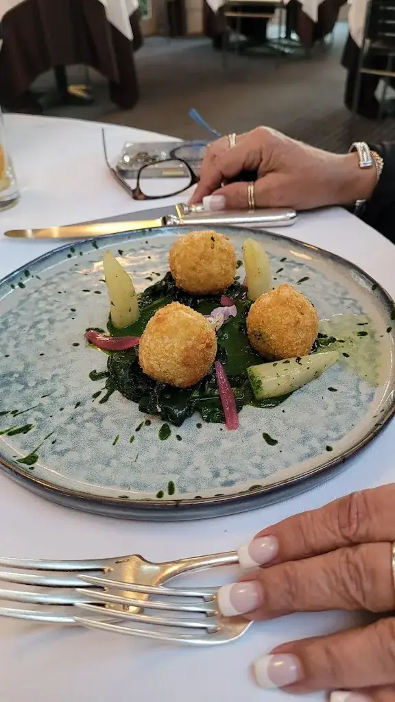 Olena_Les Prémices_Bourron-Marlotte_reseña