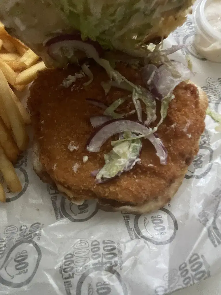 alina ceposu_V12 Factory_Bezons_recensione