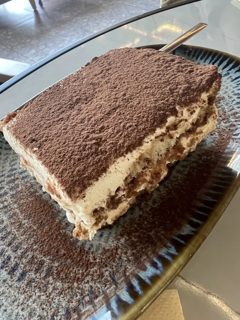 Ali AlMusawi_Le Garipino_Bezons_review