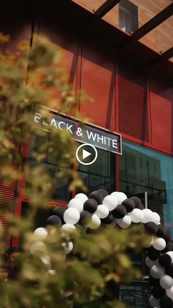 Black & White Burger Bezons_Bezons_slider_image_2