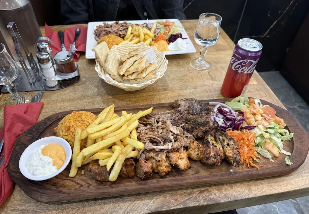 Istanbul Grill Lardy_Lardy_slider_image_3