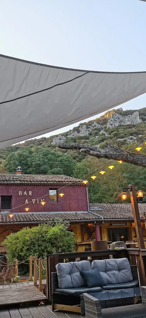 Judith de Graaff_Le Restaurant Bar à Vin de Chames_Vallon-Pont-d'Arc_recensione