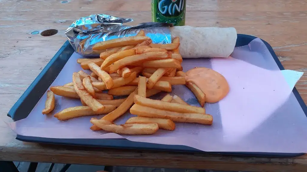 Goksu_Bray-sur-Seine_slider_image_3