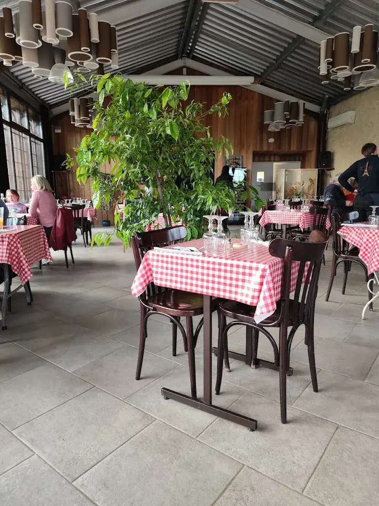 Julien_Restaurant Chez Grand'Mère_Ormes-sur-Voulzie_review