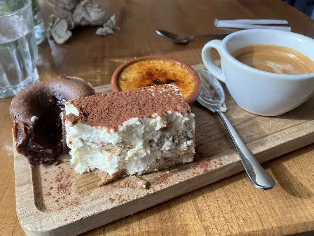 Heather Joyce_Le Grove_Bourg-la-Reine_review