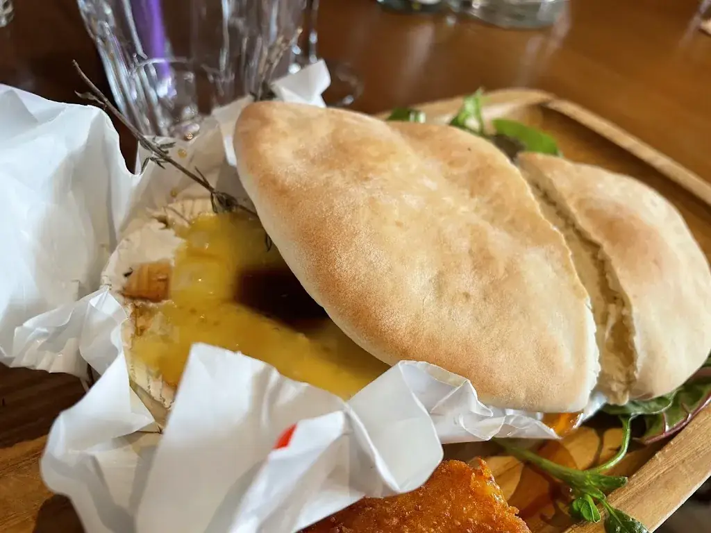 Morgan Spicer_Le Grove_Bourg-la-Reine_review