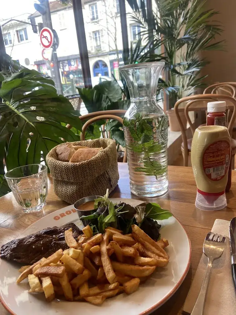 Julie Volpiani_Le Grove_Bourg-la-Reine_review