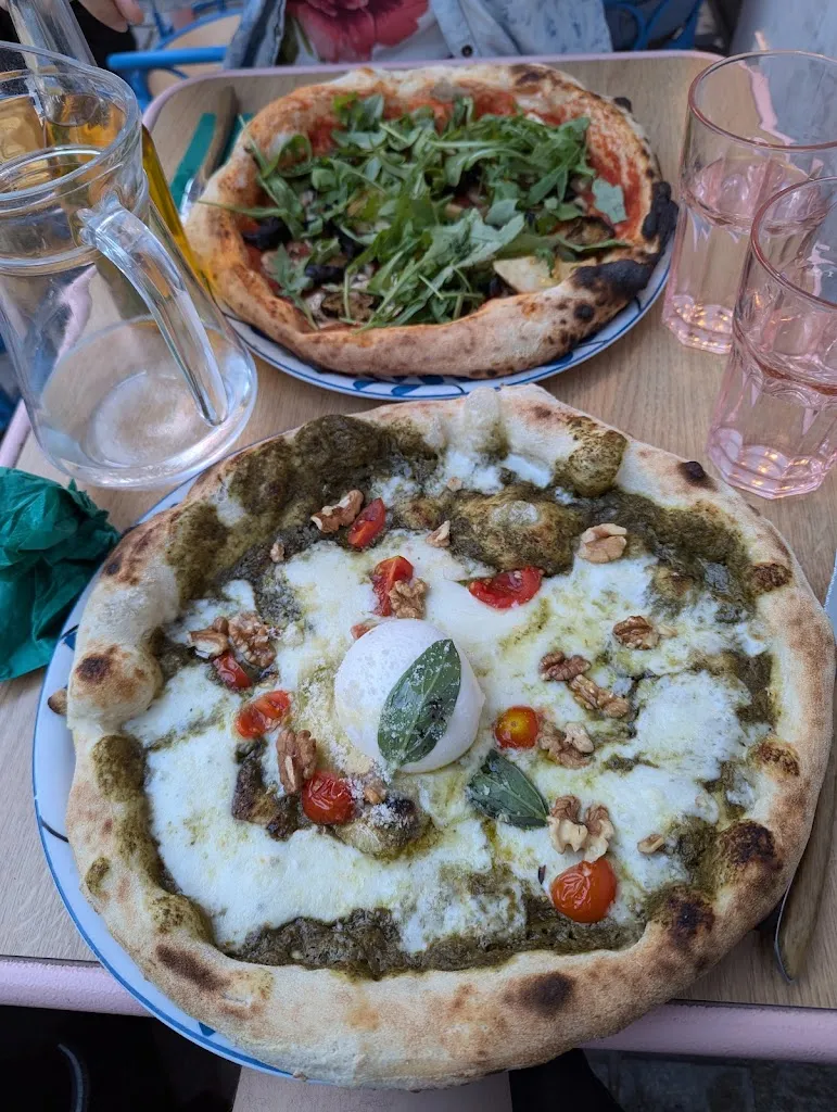 Avery_Pomozza_Bourg-la-Reine_review