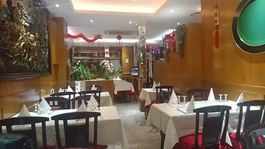 Paradis du Bonheur restaurant in Bourg-la-Reine