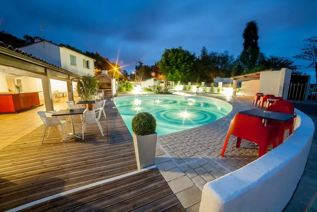 Le St-Moritz Restaurant_Breuillet_slider_image_1