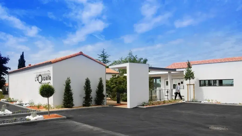 Hôtel-Restaurant L'Aquarelle restaurant in Breuillet