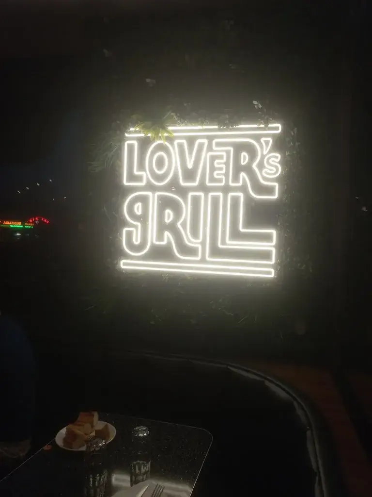 ouarda hamam aliouat_Lover’s Grill_Bonneuil-sur-Marne_review