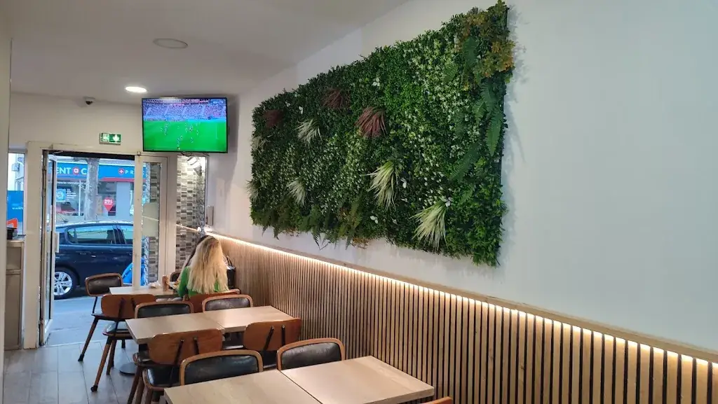 Crousty Restaurant in Bonneuil-sur-Marne