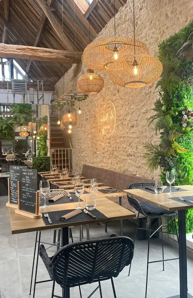 Au Nadeau restaurant in Saint-Illiers-la-Ville