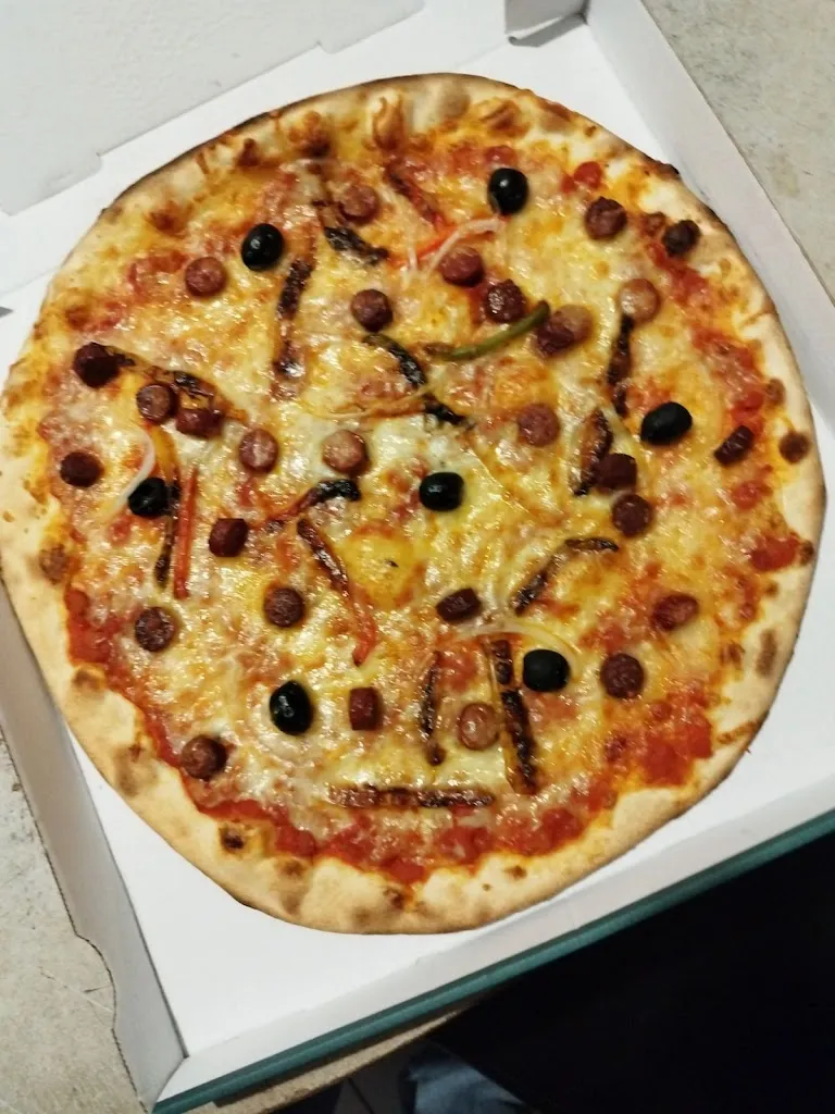 LE KIOSQUE A PIZZAS à Bréval_Bréval_slider_image_3