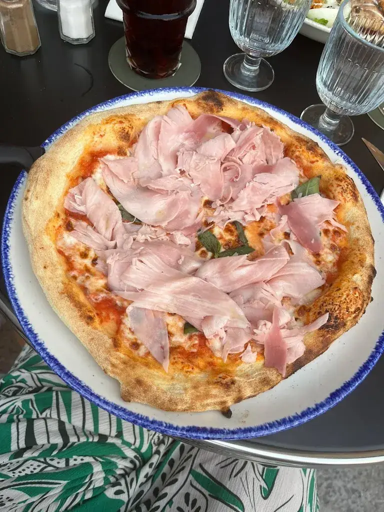 Séverine BES_Le Flore Restaurant_Persan_review