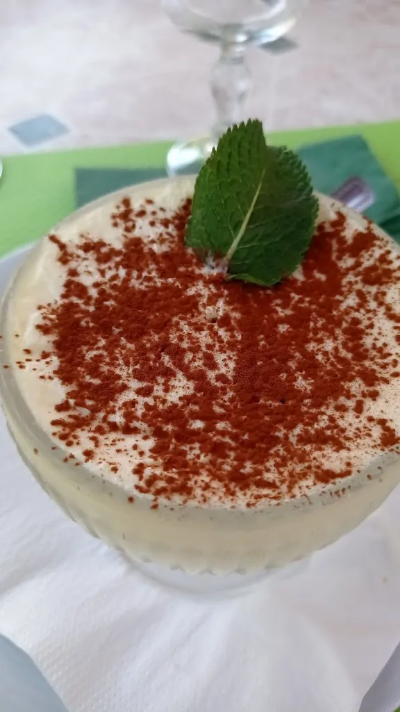 Sara Cecco_Au repos de la forêt_Quincy-sous-Sénart_review