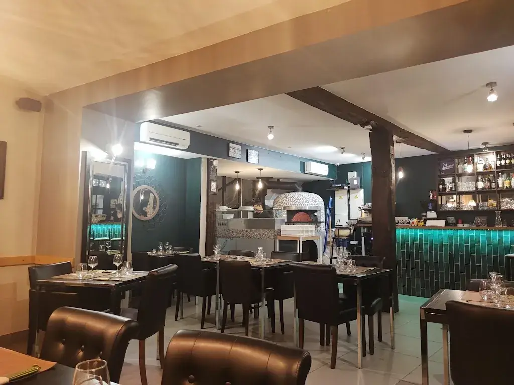 Gwladys Bourlon_La Trattoria - Restaurant Italien - Pizzeria_Mandres-les-Roses_review