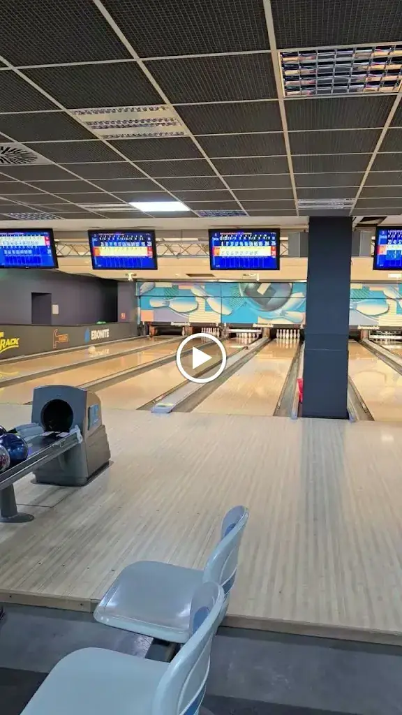 Pep's Bowling_Boussy-Saint-Antoine_slider_image_2