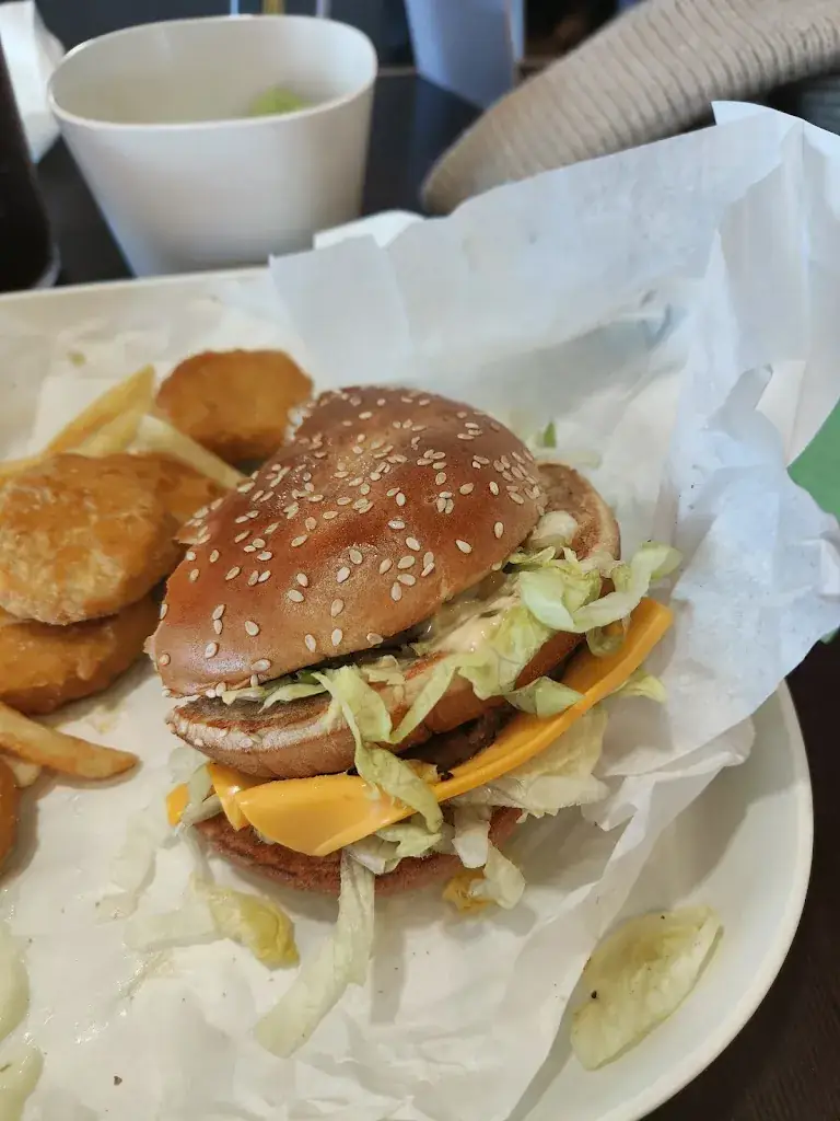 Menu_McDonald's_Boussy-Saint-Antoine_image_1