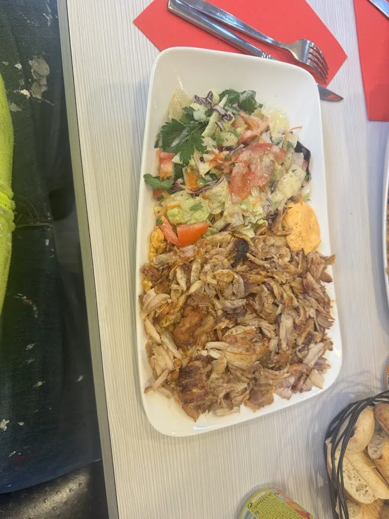 Charlie Wright_Aux 4 Freres_Bobigny_review