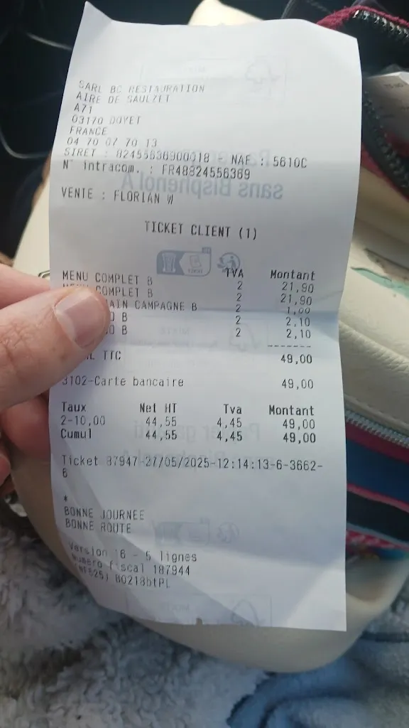 Natacha Signorato_Aire de l'Allier Restauration Saulzet_Doyet_review