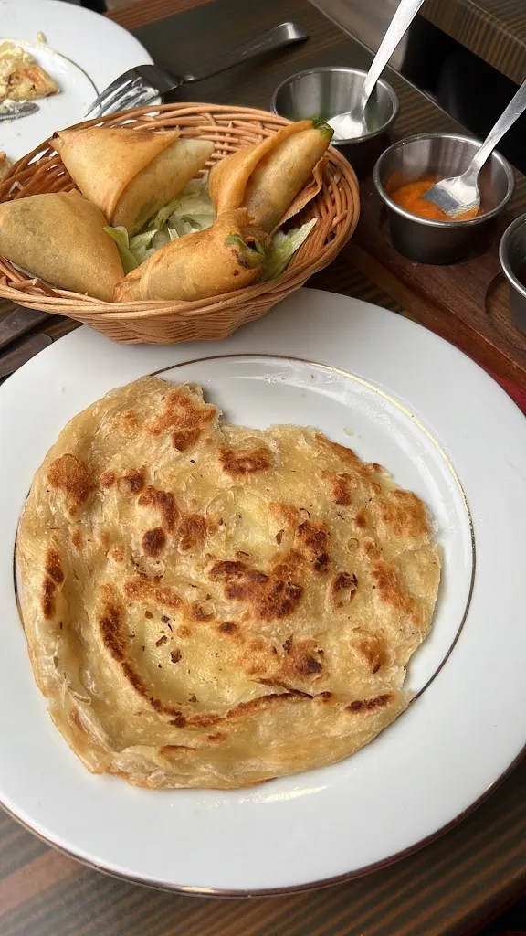 Caroline Caroux_Stunning Land_Bobigny_review