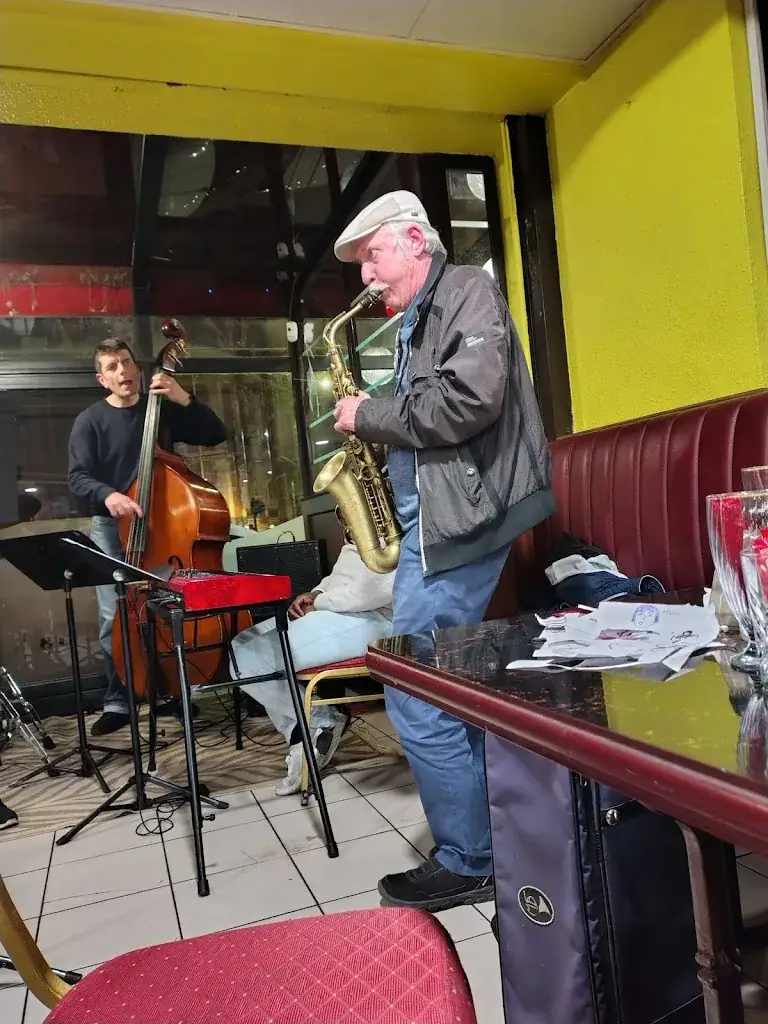 Gilles Petipas_Le Sénateur_Bobigny_review