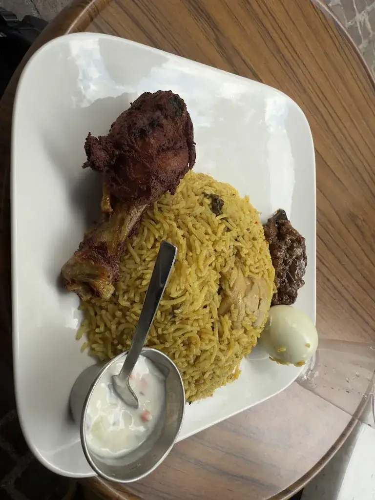 Usman Haider_New Ravana Restaurant_Bobigny_recensione