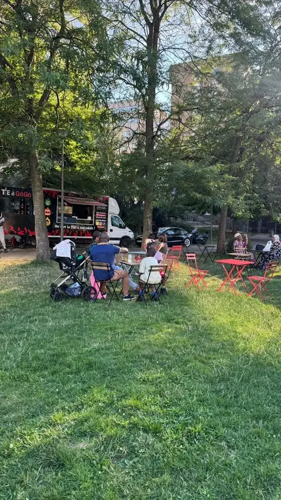 Tahir javeed vlogs_Tieagogo Bobigny (93) Barbecue, Sandwichs, Brochettes | Foodtruck Fast-food Restaurant nuit_Bobigny_Bewertung