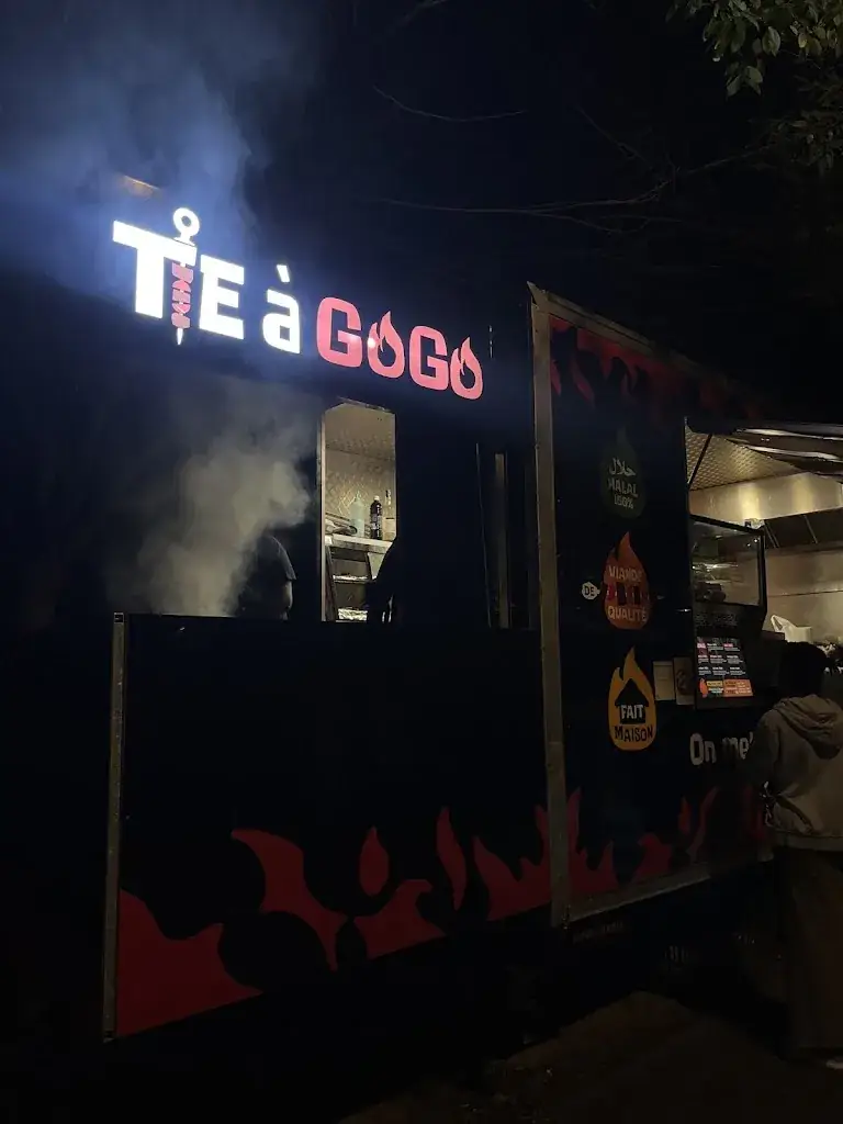 Souleimane Laalaoua_Tieagogo Bobigny (93) Barbecue, Sandwichs, Brochettes | Foodtruck Fast-food Restaurant nuit_Bobigny_Bewertung