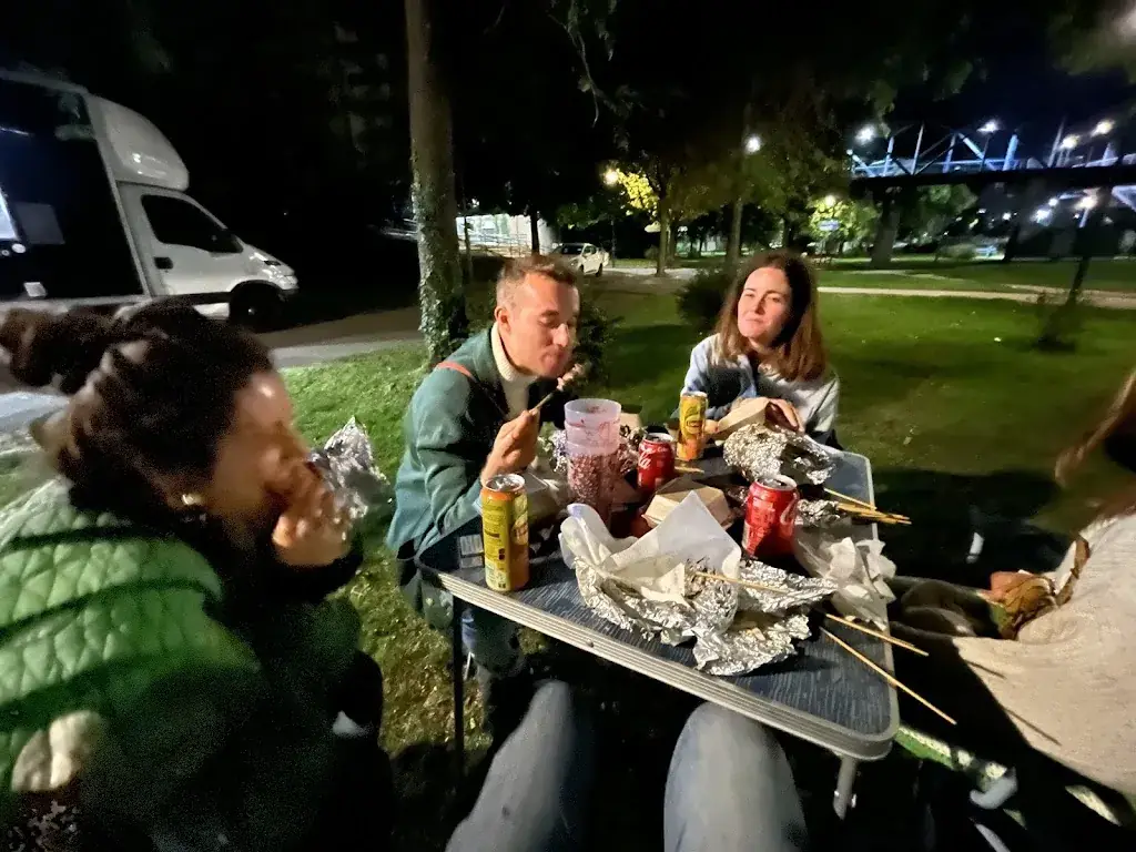 Tieagogo Bobigny (93) Barbecue, Sandwichs, Brochettes | Foodtruck Fast-food Restaurant nuit_Bobigny_slider_image_2