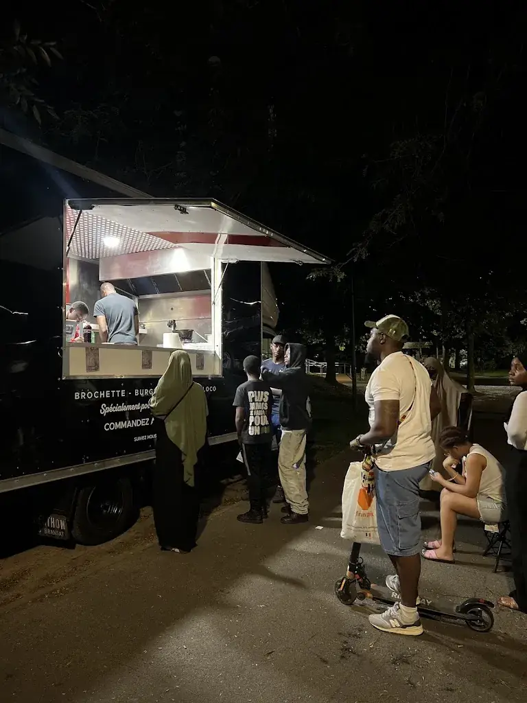 Tieagogo Bobigny (93) Barbecue, Sandwichs, Brochettes | Foodtruck Fast-food Restaurant nuit_Bobigny_slider_image_3