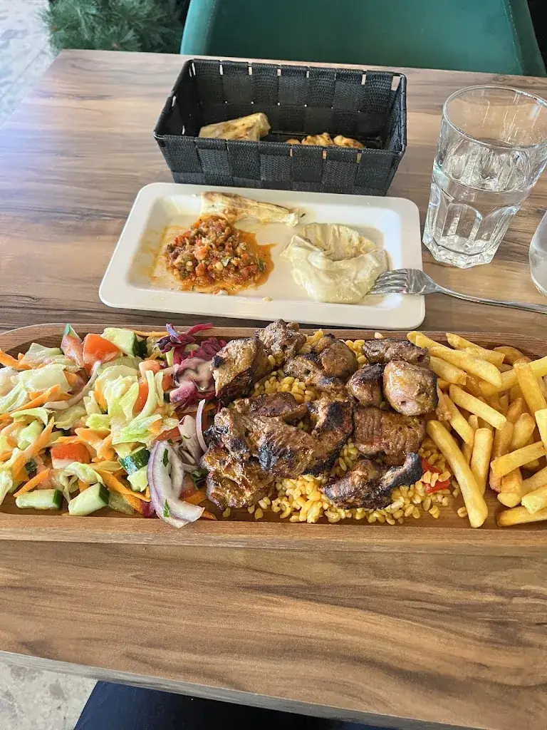 calling colleen_GOLD GRILL KEBAB_Bobigny_review