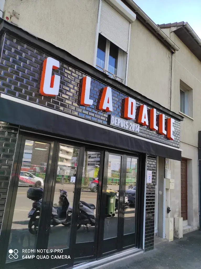 G La Dalle restaurant in Bobigny