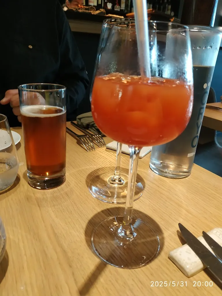 Sabine Prévost_Le Camélia_Bougival_review