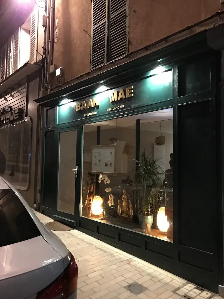 Baan Mae_Bougival_slider_image_1