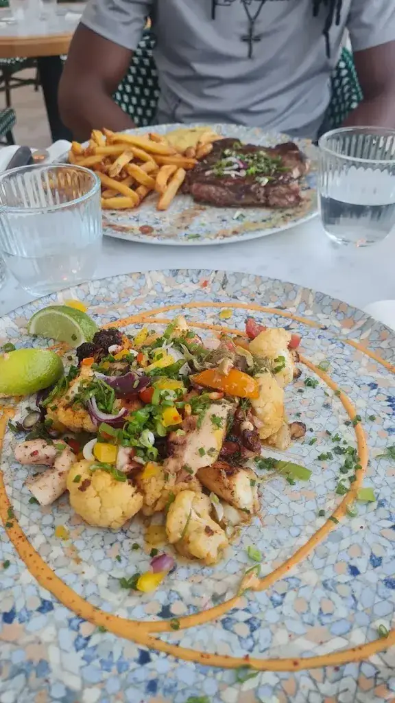 Charlotte Mcdonald_La Maison Louveciennes_Louveciennes_review