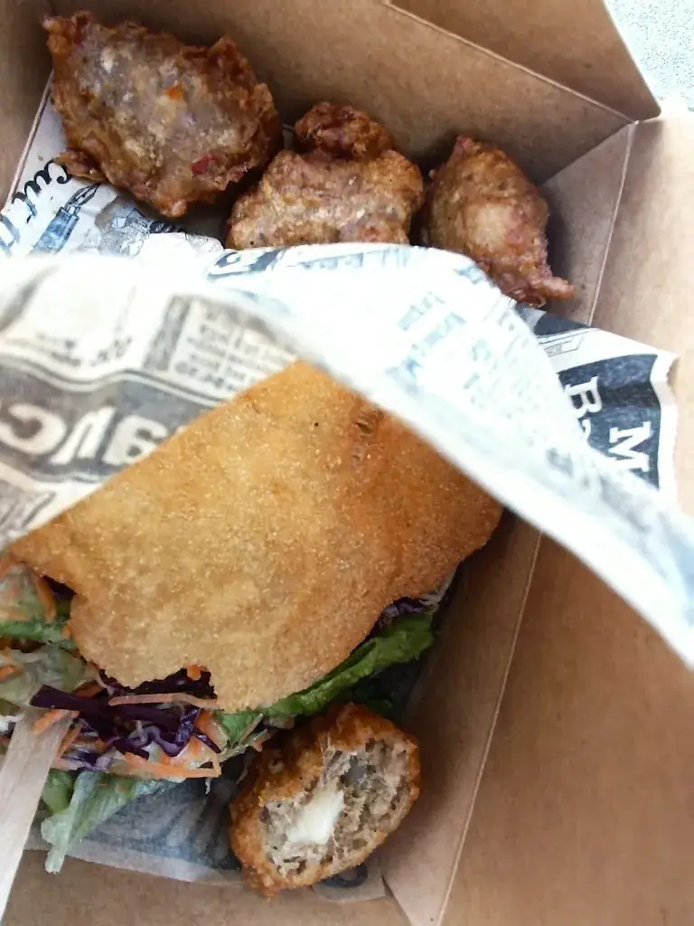 JC Jean-Christophe_Le Beau Caillou - The Caribbean Food_Bougival_recensione