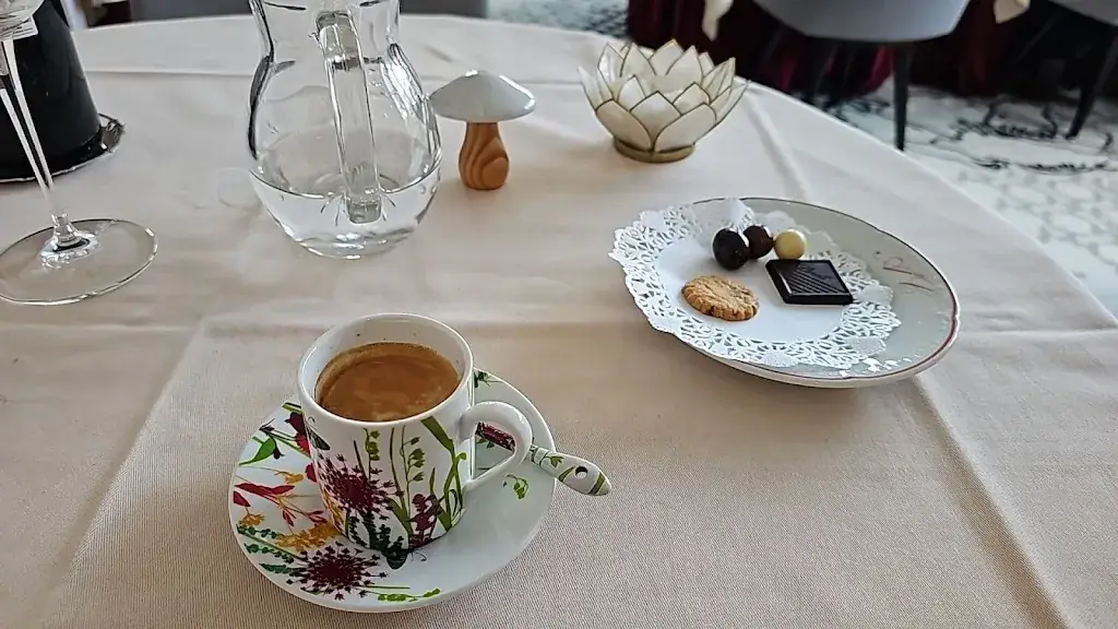 Aux Chandelles_Louveciennes_slider_image_2