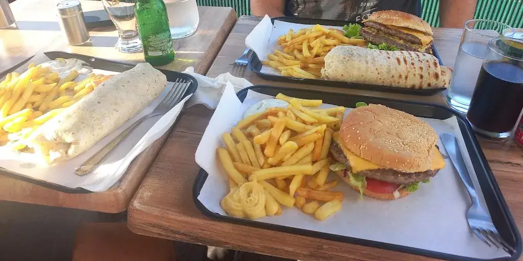 Elise “Tina-max-éli”_Resto Dany-Delices Méditerranée_Cannes-Écluse_avis