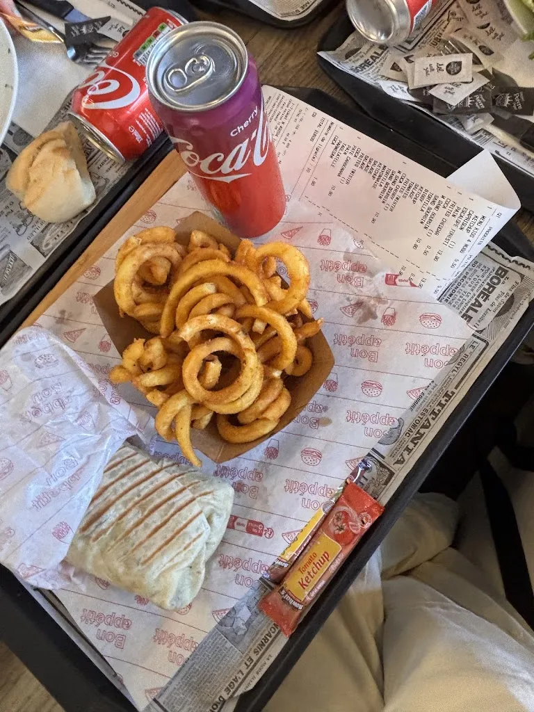 Luciana Barbosa_DY'ONE Coffee Restaurant_Bondy_review