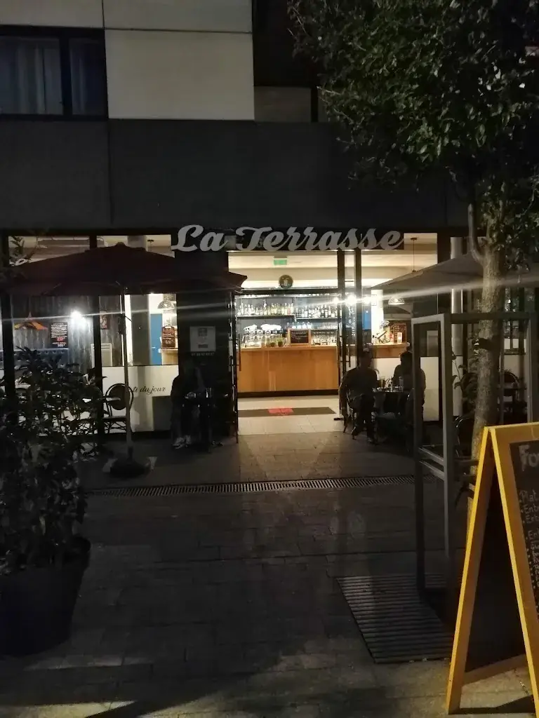 UMOJA Hairstudio_la terrasse Bondy_Bondy_review