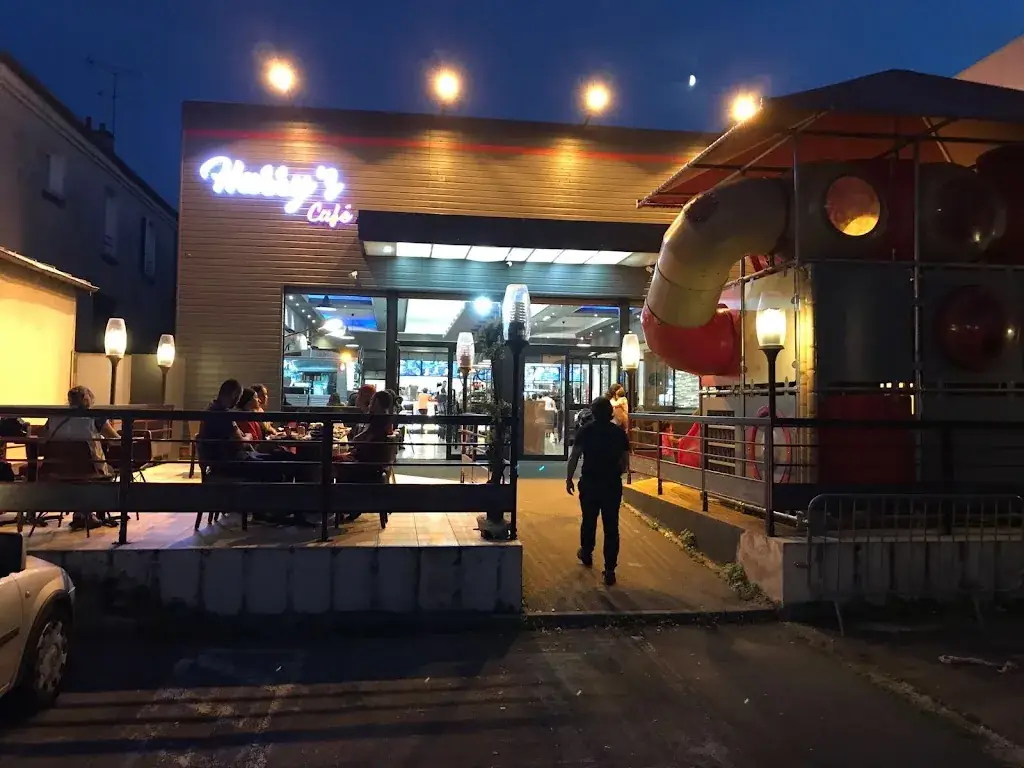 Hy's café Restaurant in Bondy