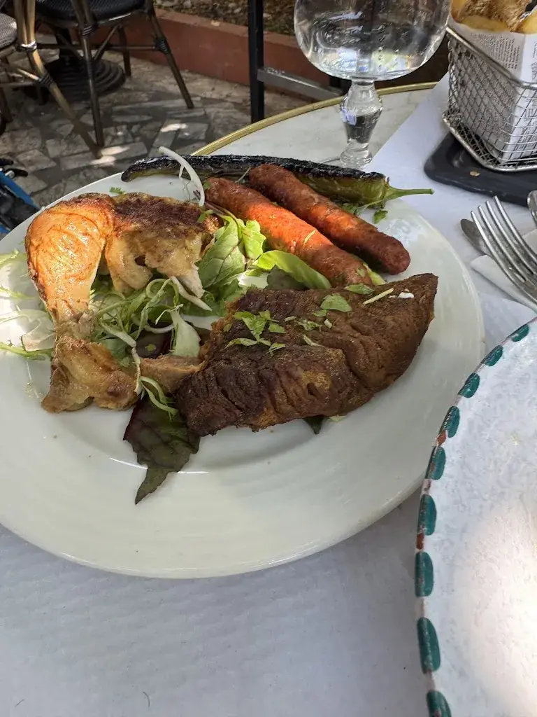 Restaurant Brasserie l'inédit restaurant in Bondy