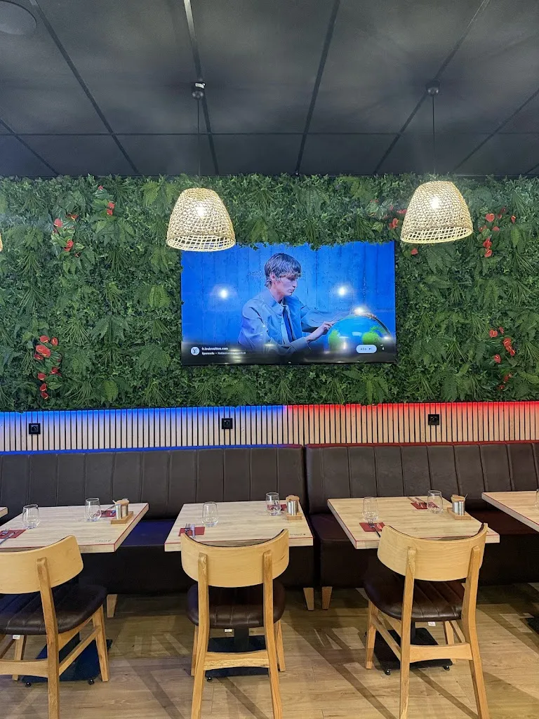 Efendy Doner Restaurant in Bondy