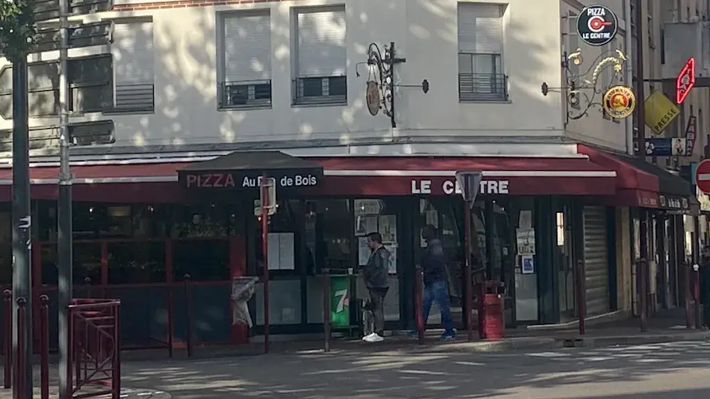 Le Centre Restaurant in Bondy