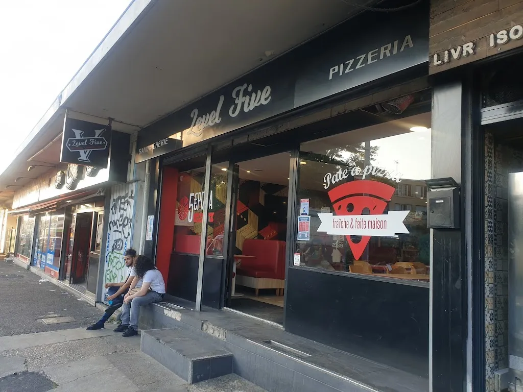 Level Five restaurant in Bondy