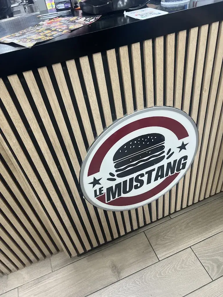 Adil Khalid_Le mustang_Bondy_review