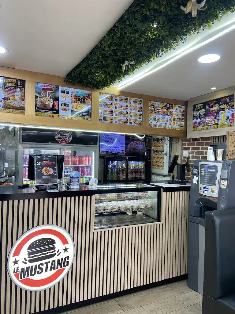 Le mustang restaurant in Bondy